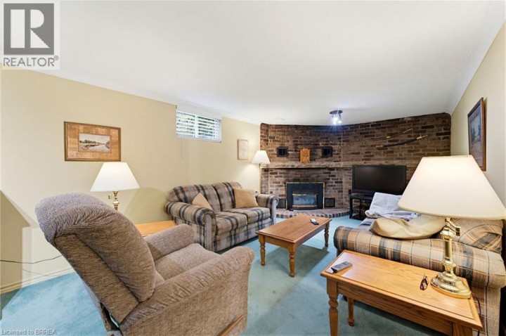 Photo 22 at 28 Ridgewood Drive, Abigail / Lyons, Brantford