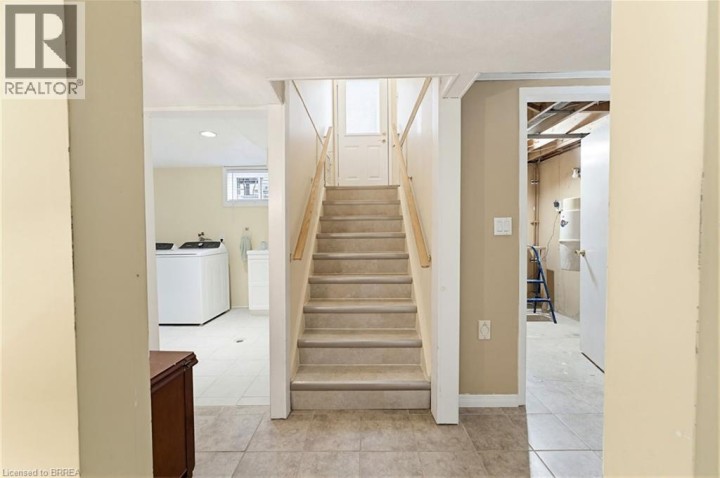 Photo 32 at 28 Ridgewood Drive, Abigail / Lyons, Brantford