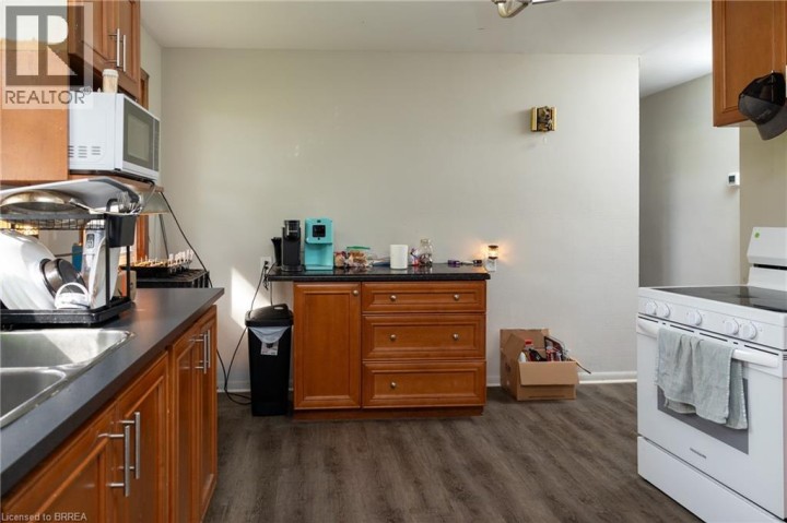 Photo 13 at 522 Ellis Avenue, Sw Rural, Brantford