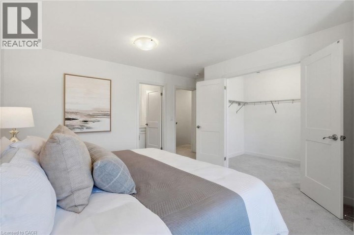 Photo 16 at 22 - 110 Fergus Avenue, Stanley Park / Centreville, Kitchener