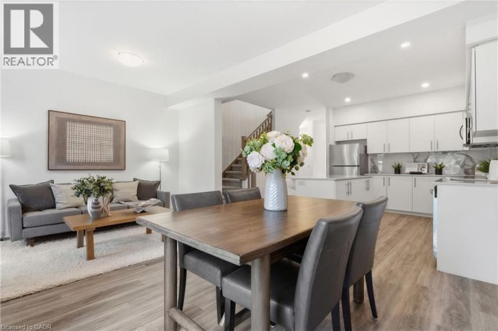 Photo 8 at 22 - 110 Fergus Avenue, Stanley Park / Centreville, Kitchener