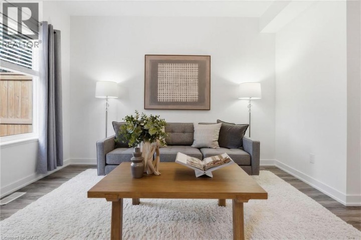 Photo 11 at 22 - 110 Fergus Avenue, Stanley Park / Centreville, Kitchener