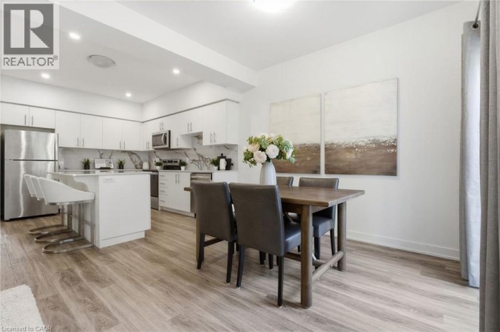 Photo 7 at 22 - 110 Fergus Avenue, Stanley Park / Centreville, Kitchener