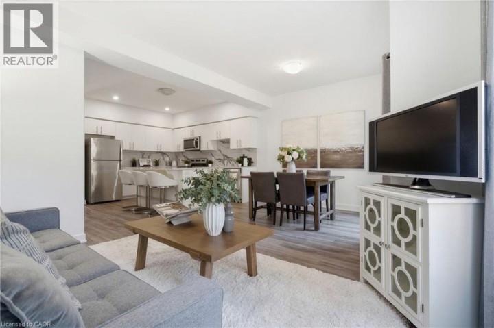 Photo 9 at 22 - 110 Fergus Avenue, Stanley Park / Centreville, Kitchener