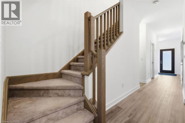 Photo 12 at 22 - 110 Fergus Avenue, Stanley Park / Centreville, Kitchener
