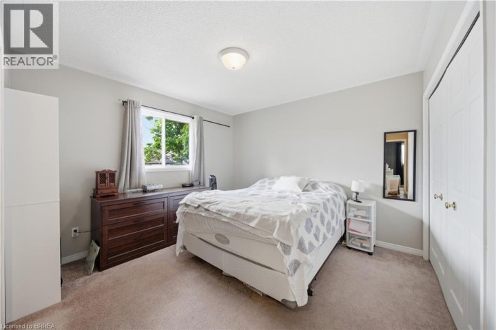 Photo 14 at 38 Cardinal Drive, Woodstock - North, Woodstock