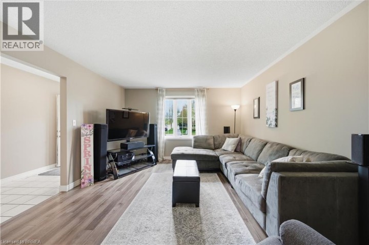 Photo 6 at 38 Cardinal Drive, Woodstock - North, Woodstock