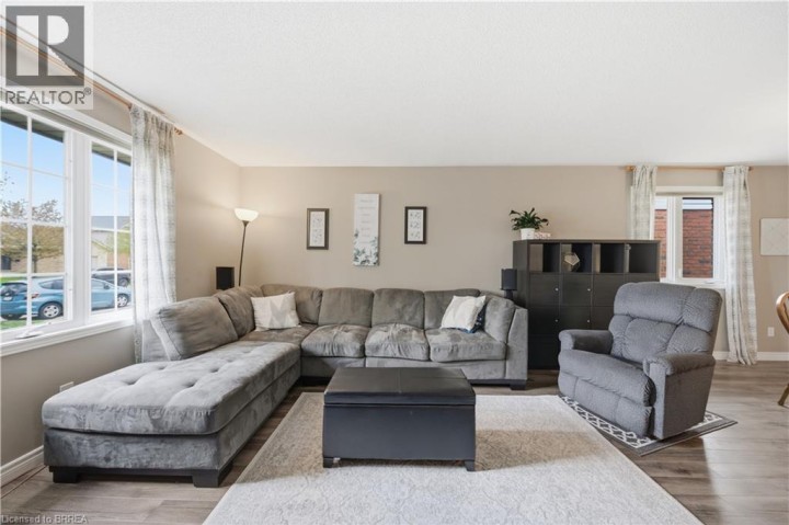 Photo 7 at 38 Cardinal Drive, Woodstock - North, Woodstock
