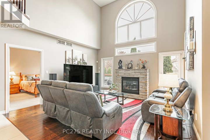 Photo 13 at 832 Normandy Drive, Woodstock - North, Woodstock
