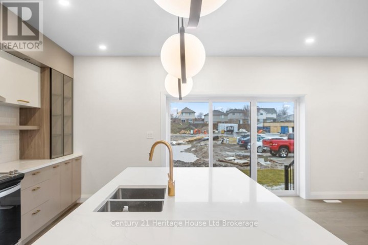 Photo 4 at 705 - 361 Quarter Town Line, Tillsonburg