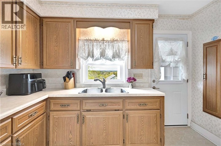 Photo 15 at 140 Terrace Hill Street, Terrace Hill, Brantford