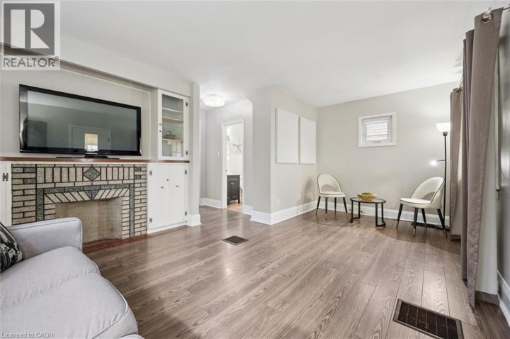 Photo 10 at 237 S Borden Avenue, Downtown / Rockway / S. Ward, Kitchener