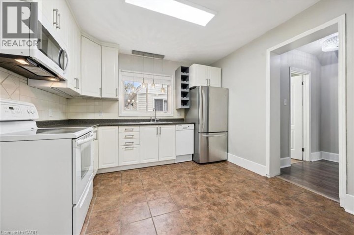 Photo 13 at 237 S Borden Avenue, Downtown / Rockway / S. Ward, Kitchener