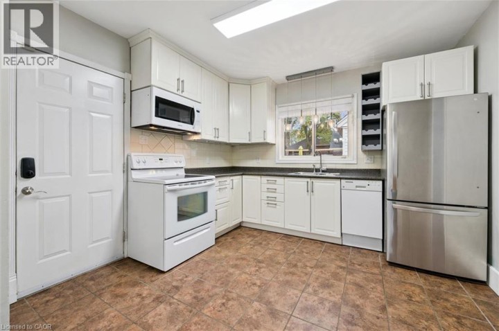 Photo 14 at 237 S Borden Avenue, Downtown / Rockway / S. Ward, Kitchener