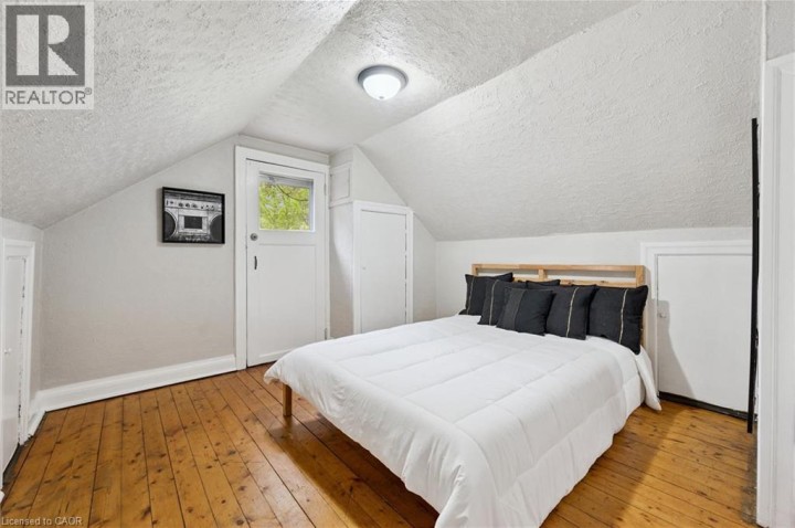 Photo 24 at 237 S Borden Avenue, Downtown / Rockway / S. Ward, Kitchener