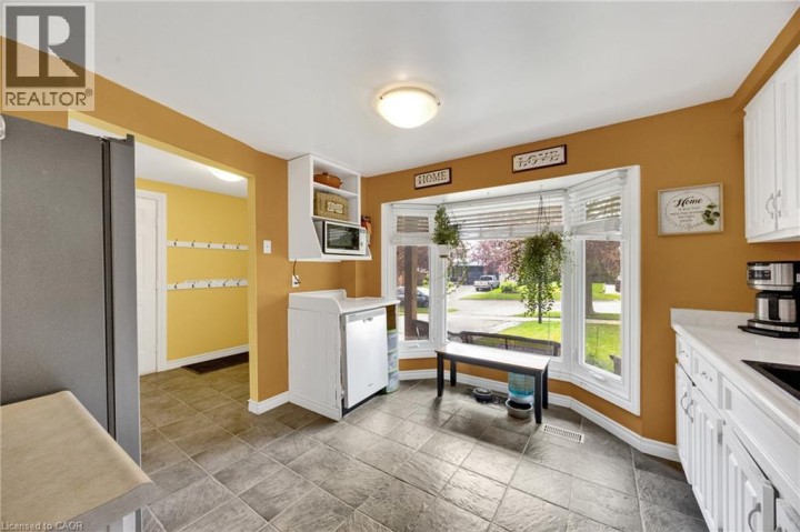 Photo 10 at 220 Rosebank Place, Laurentian Hills / Country Hills W, Kitchener