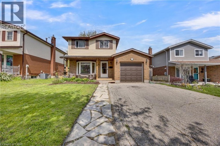 Photo 2 at 220 Rosebank Place, Laurentian Hills / Country Hills W, Kitchener