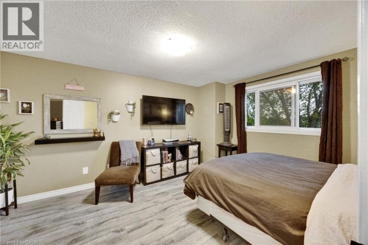Photo 20 at 220 Rosebank Place, Laurentian Hills / Country Hills W, Kitchener