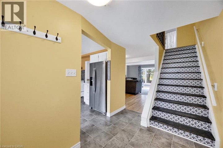 Photo 4 at 220 Rosebank Place, Laurentian Hills / Country Hills W, Kitchener
