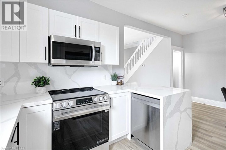 Photo 14 at 290 Park Avenue, East Ward, Brantford