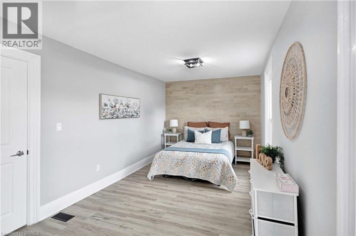 Photo 19 at 290 Park Avenue, East Ward, Brantford