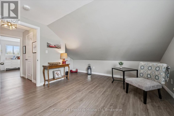 Photo 36 at 584077 Beachville Road, Centreville, South-West Oxford