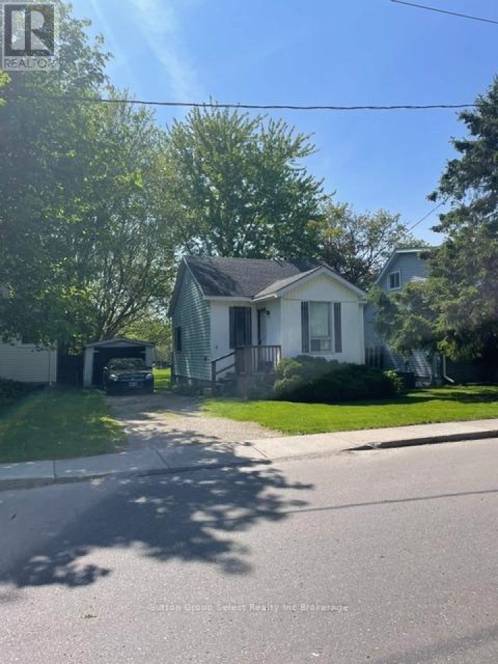 Photo 2 at 9 Waterloo Street, Woodstock - South, Woodstock