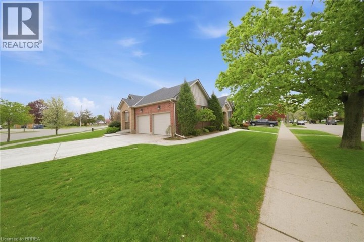 Photo 2 at 74 Franklin Street, Henderson, Brantford