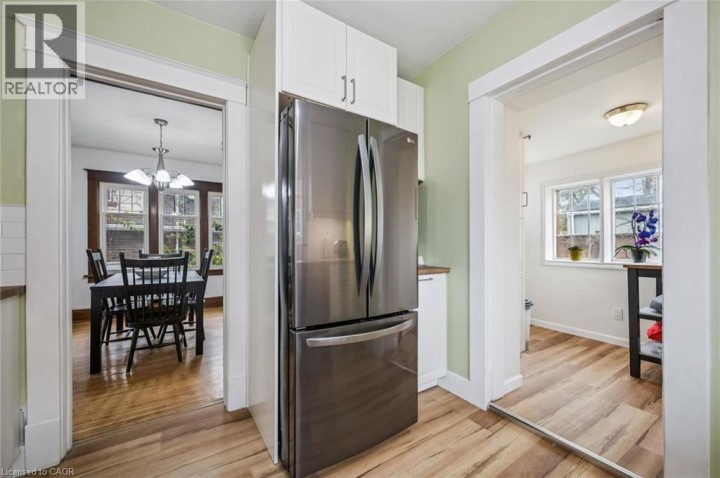 Photo 13 at 9 E Spadina Road, Forest Hill, Kitchener