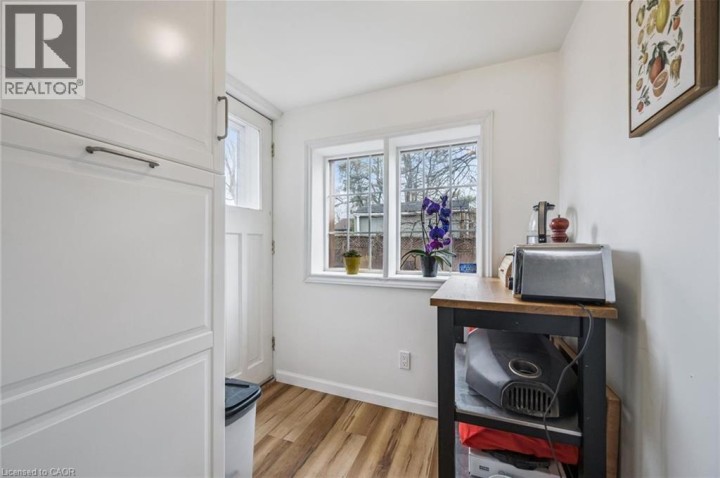Photo 14 at 9 E Spadina Road, Forest Hill, Kitchener