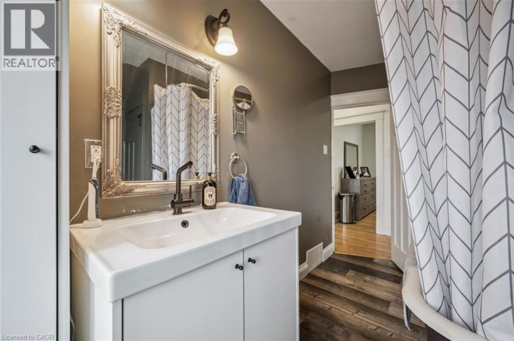 Photo 15 at 9 E Spadina Road, Forest Hill, Kitchener