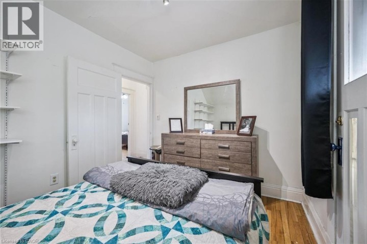 Photo 17 at 9 E Spadina Road, Forest Hill, Kitchener