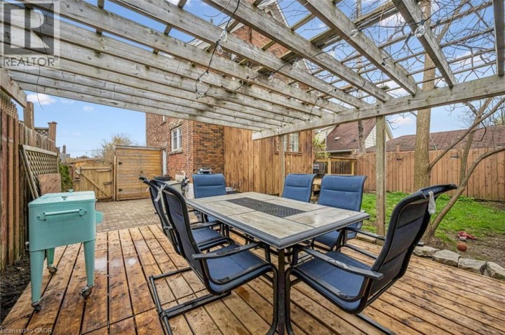 Photo 25 at 9 E Spadina Road, Forest Hill, Kitchener