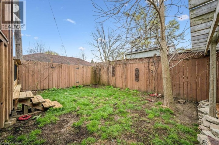 Photo 26 at 9 E Spadina Road, Forest Hill, Kitchener