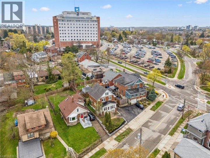Photo 30 at 9 E Spadina Road, Forest Hill, Kitchener
