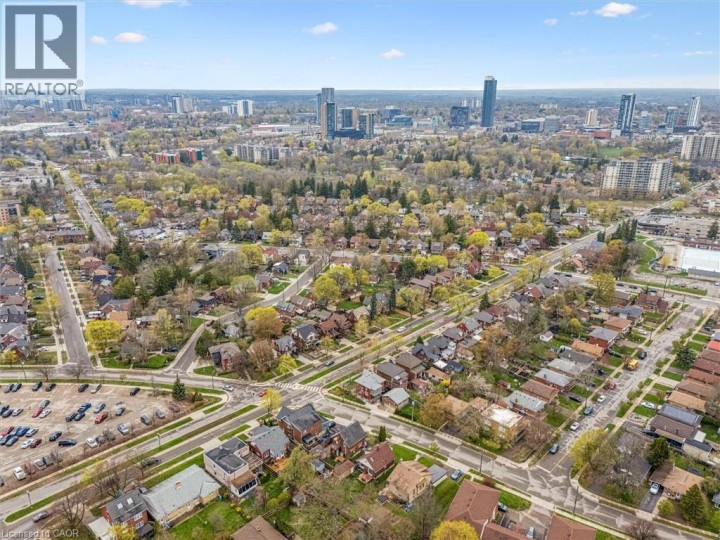 Photo 31 at 9 E Spadina Road, Forest Hill, Kitchener