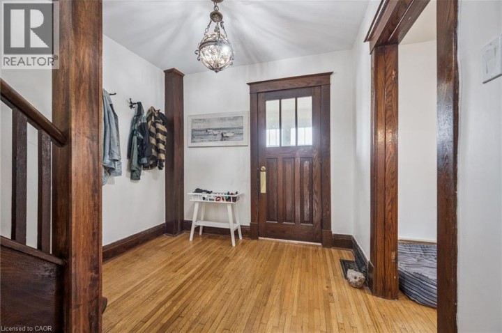 Photo 4 at 9 E Spadina Road, Forest Hill, Kitchener