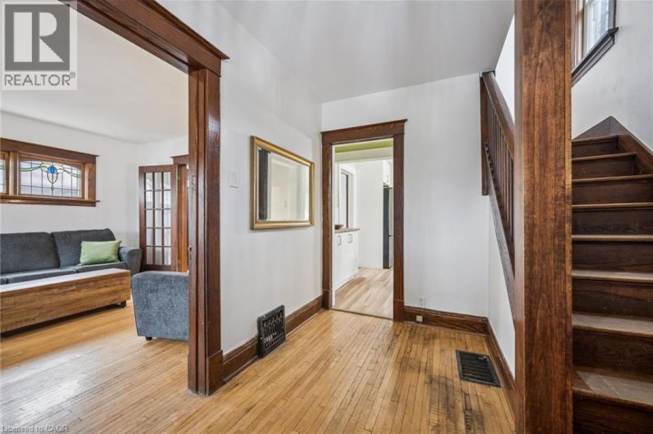 Photo 5 at 9 E Spadina Road, Forest Hill, Kitchener