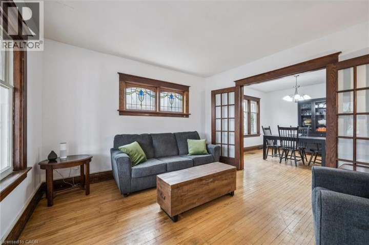 Photo 6 at 9 E Spadina Road, Forest Hill, Kitchener
