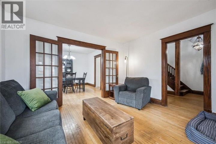 Photo 7 at 9 E Spadina Road, Forest Hill, Kitchener