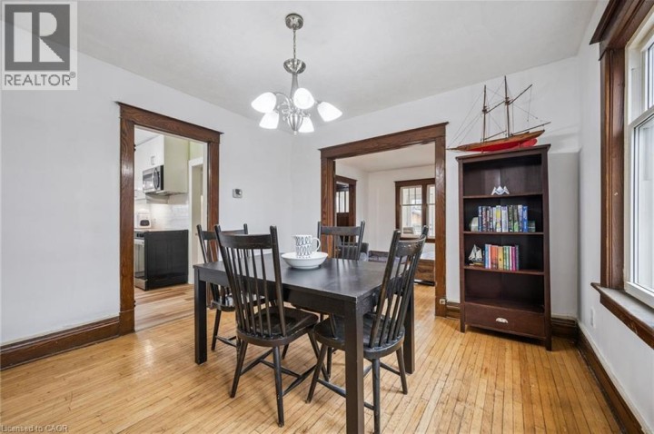 Photo 9 at 9 E Spadina Road, Forest Hill, Kitchener
