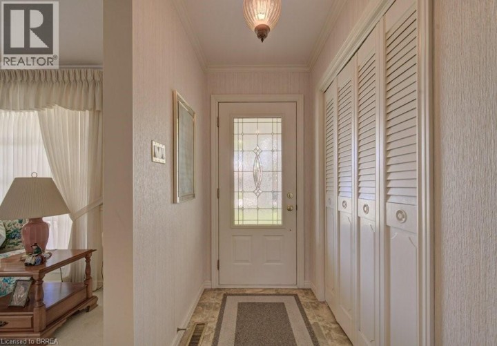 Photo 8 at 11 Pippin Drive, Brier Park, Brantford