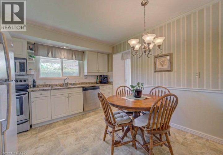 Photo 18 at 11 Pippin Drive, Brier Park, Brantford