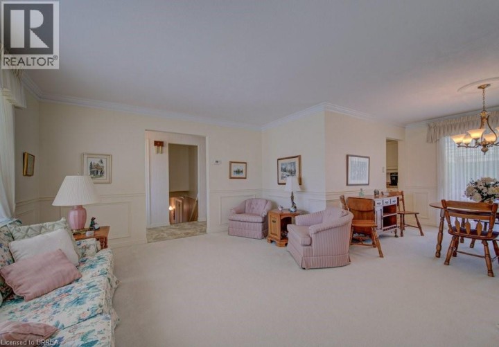 Photo 12 at 11 Pippin Drive, Brier Park, Brantford