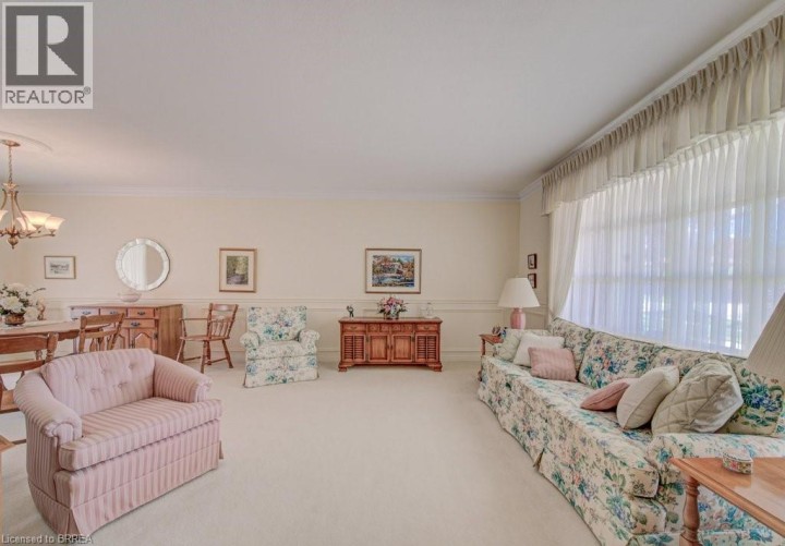 Photo 9 at 11 Pippin Drive, Brier Park, Brantford