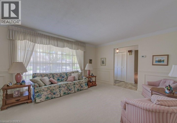 Photo 11 at 11 Pippin Drive, Brier Park, Brantford