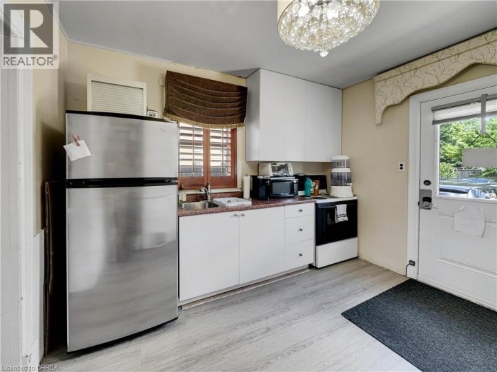 Photo 10 at 275 Brant Avenue, North Ward, Brantford