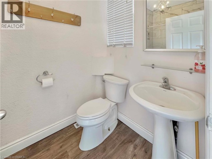 Photo 14 at 273 Brant Avenue, North Ward, Brantford