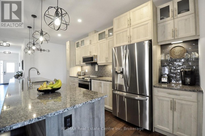 Photo 11 at 324 Fairway Road, Woodstock - North, Woodstock