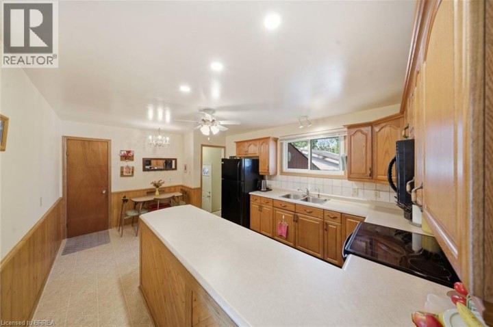 Photo 10 at 36 Hamilton Avenue, Echo Place, Brantford